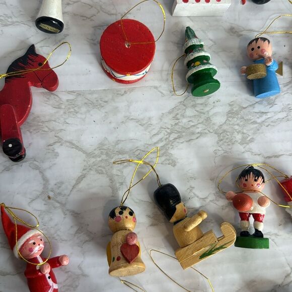 Vtg WOODEN SANTA TREE NOEL WATER TOWER ORNAMENTS UNBRANDED Christmas mixed lot - Picture 6 of 11